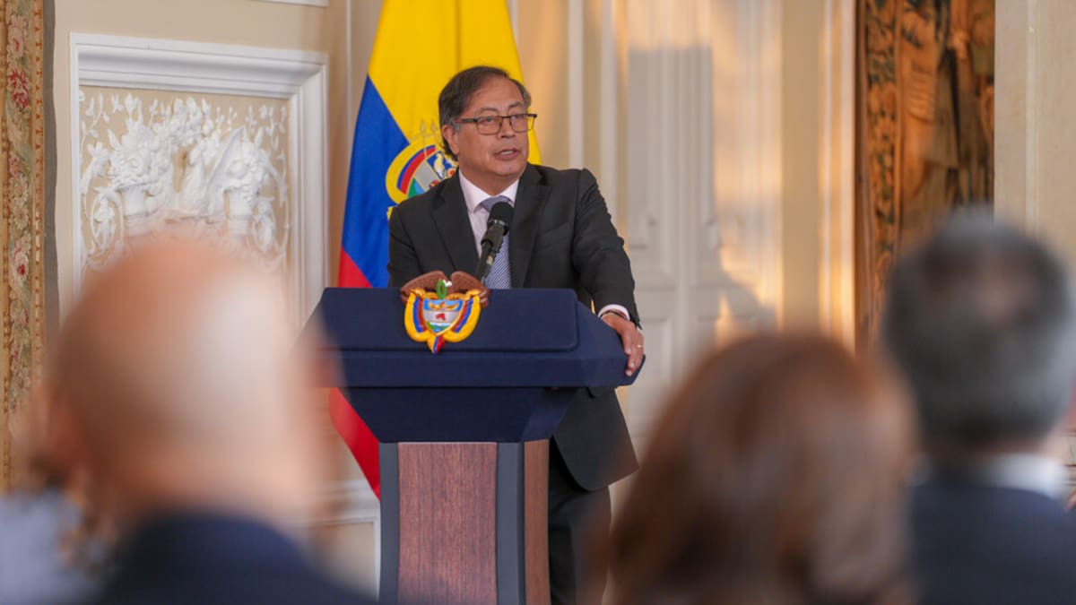 Expansión de poderosas bandas tiene que ver con una política antidrogas equivocada: Petro