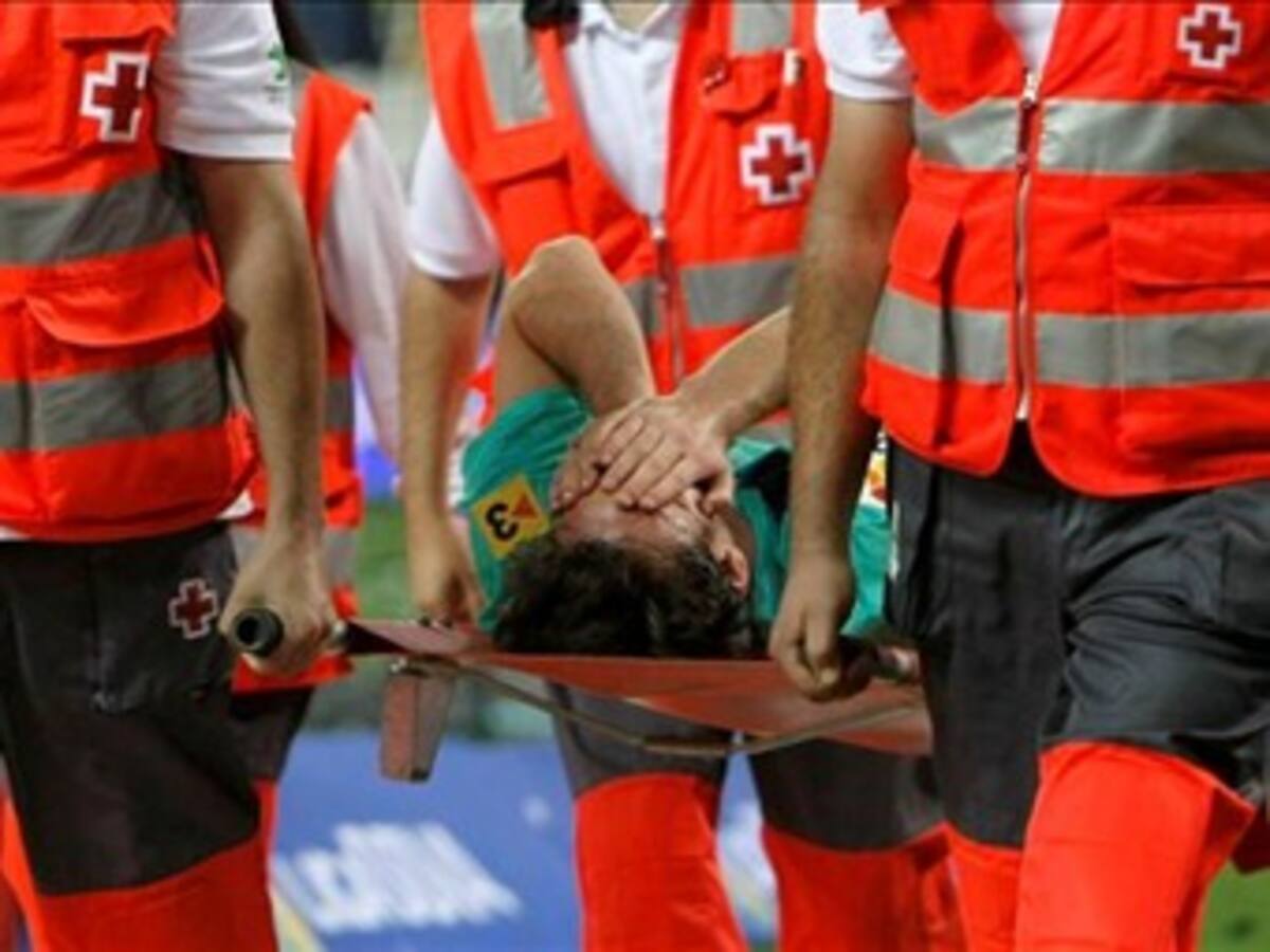 Ujfalusi: 'Lo siento Messi, espero que te recuperes pronto'