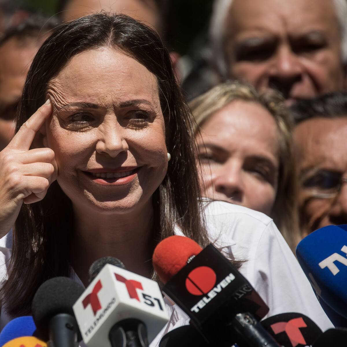 EE.UU. retoma sanciones a minera venezolana tras inhabilitación de Corina Machado