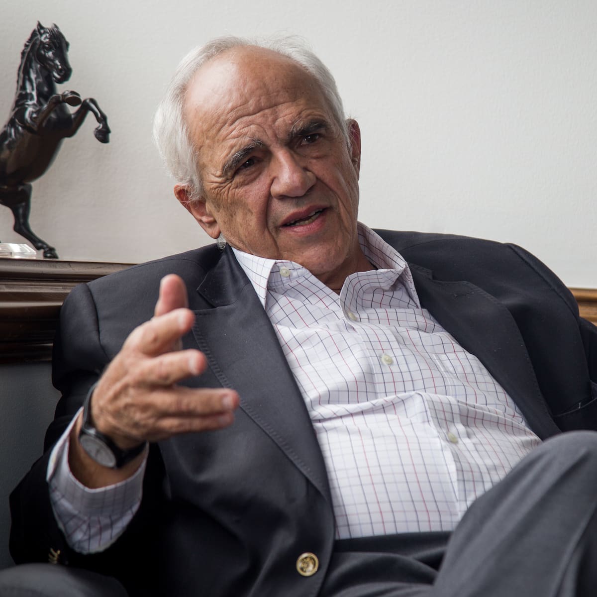 Ernesto Samper sugiere a congresistas liberales votar por Iván Cepeda y pide a Gaviria no impedirlo