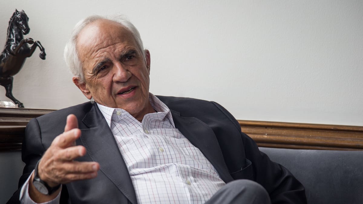 Ernesto Samper sugiere a congresistas liberales votar por Iván Cepeda y pide a Gaviria no impedirlo