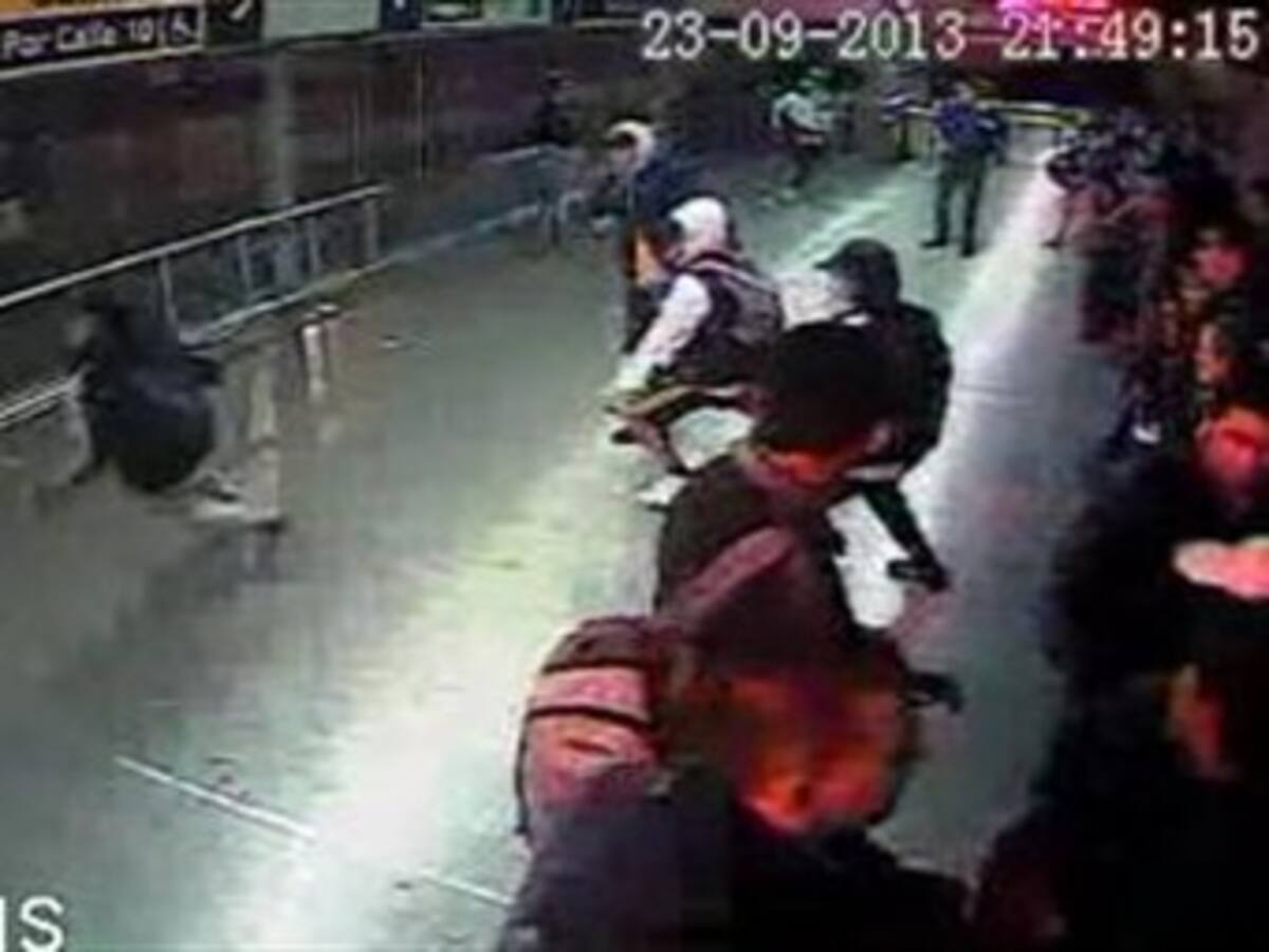 Video registró ataque a hincha de Nacional en estación de Transmilenio