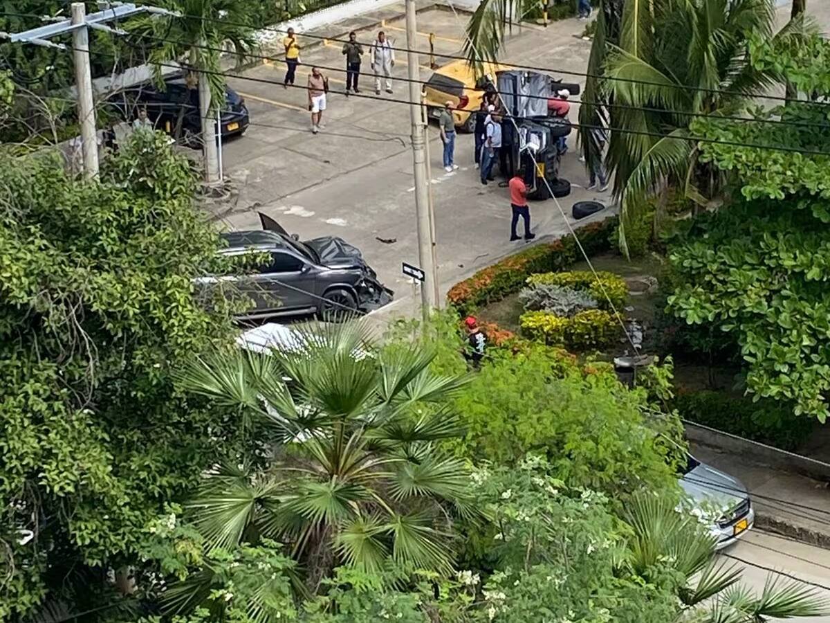 Dos vehículos chocaron aparatosamente en el barrio Bocagrande