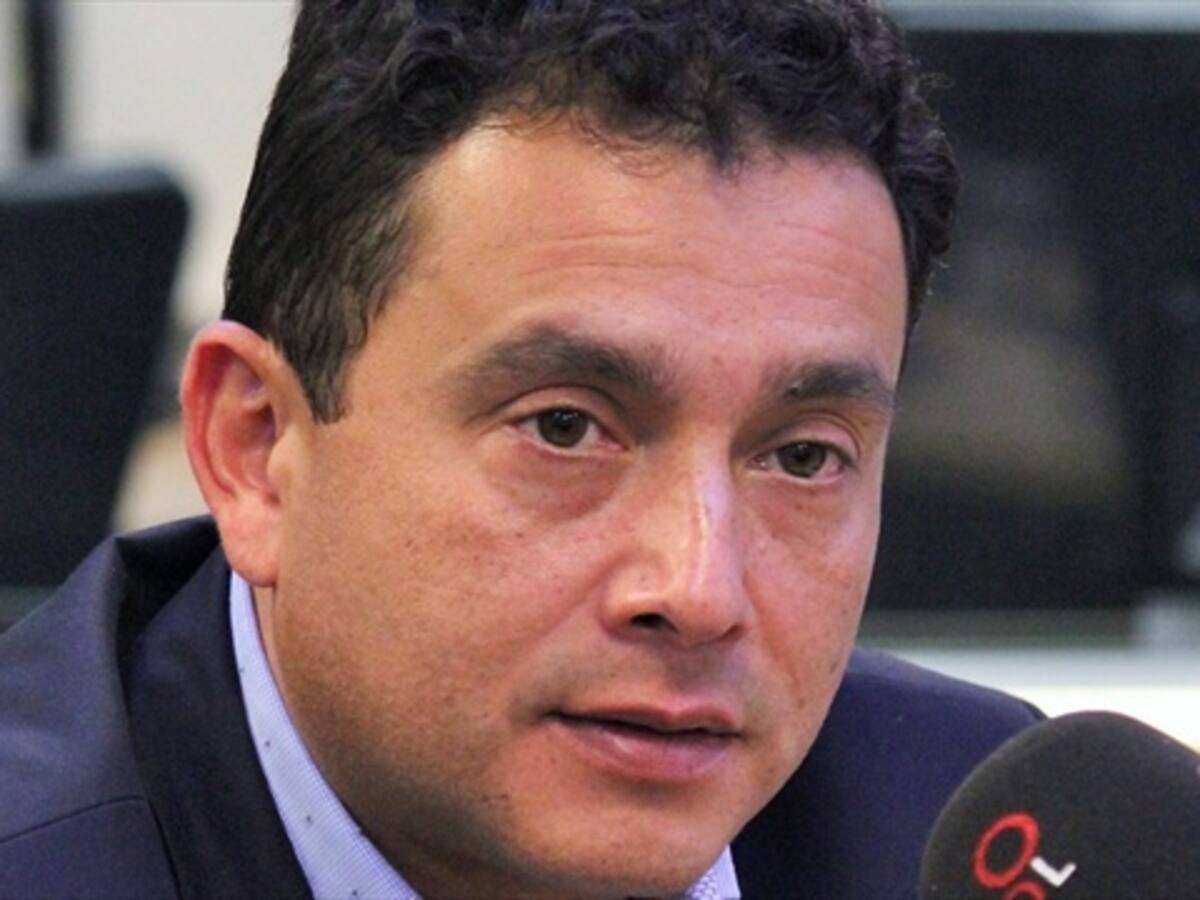 Escándalo de Fifa muestra que la corrupción es algo de élites: Libreros