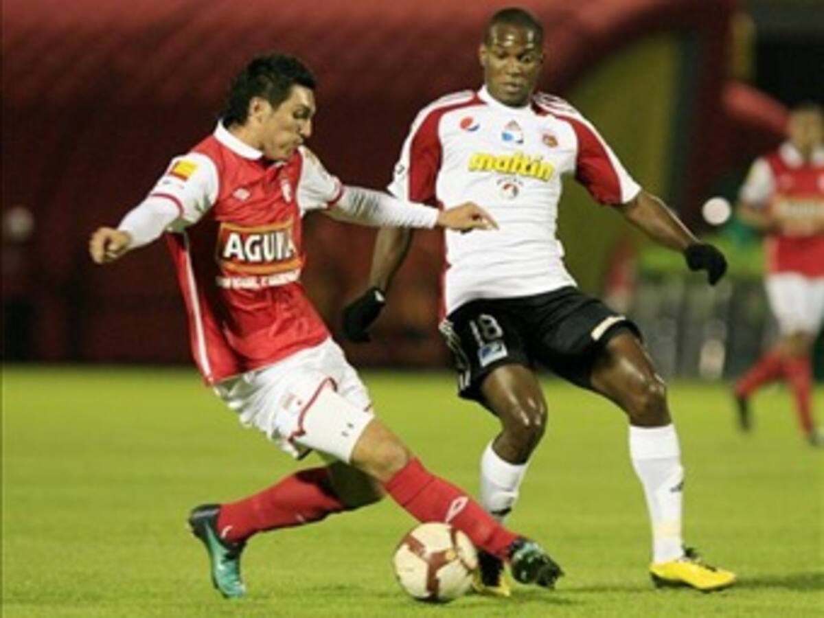 Santa Fe busca ante el Caracas su clasificación a octavos de la Copa Suramericana.