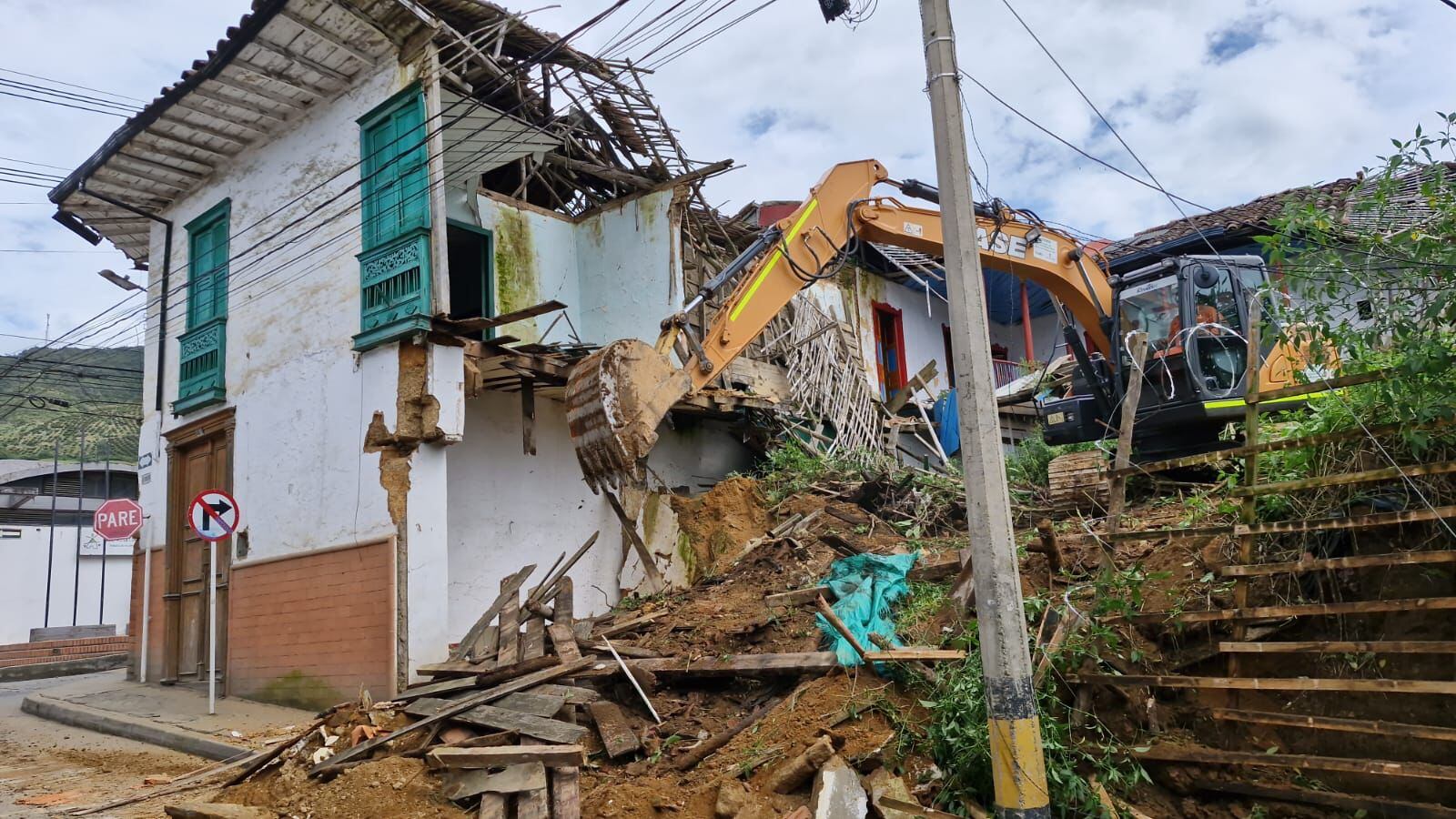 Edificación demolida en Sonsón- foto gobernación de Antioquia