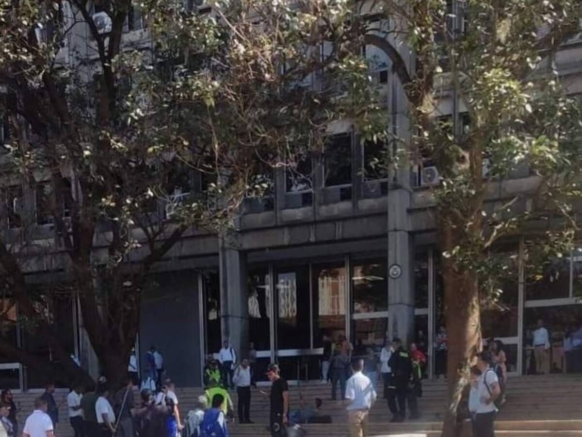 Policía confirma que el uniformado atacado con machete tiene pronóstico reservado