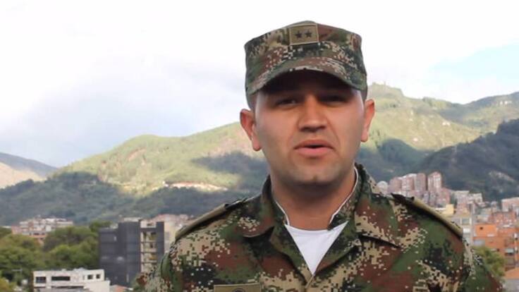 Diego López dejó el ejército para vender bandeja paisa en Abu Dabi.