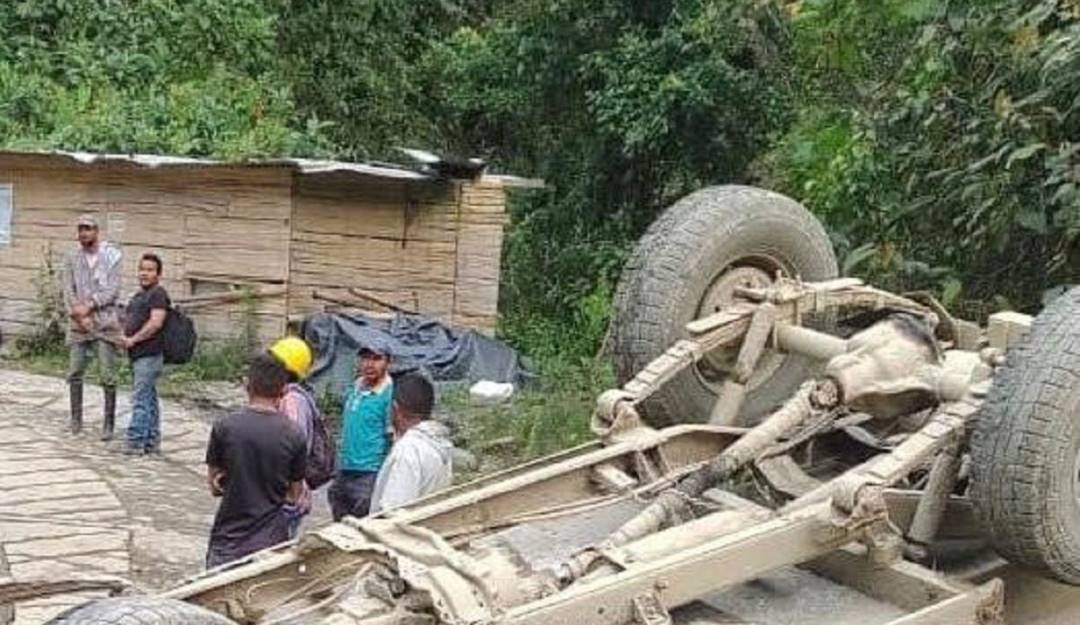 8 personas lesionadas dejó aparatoso accidente de tránsito en vías de Caldas. Crédito: Andrés Felipe Velásquez. 