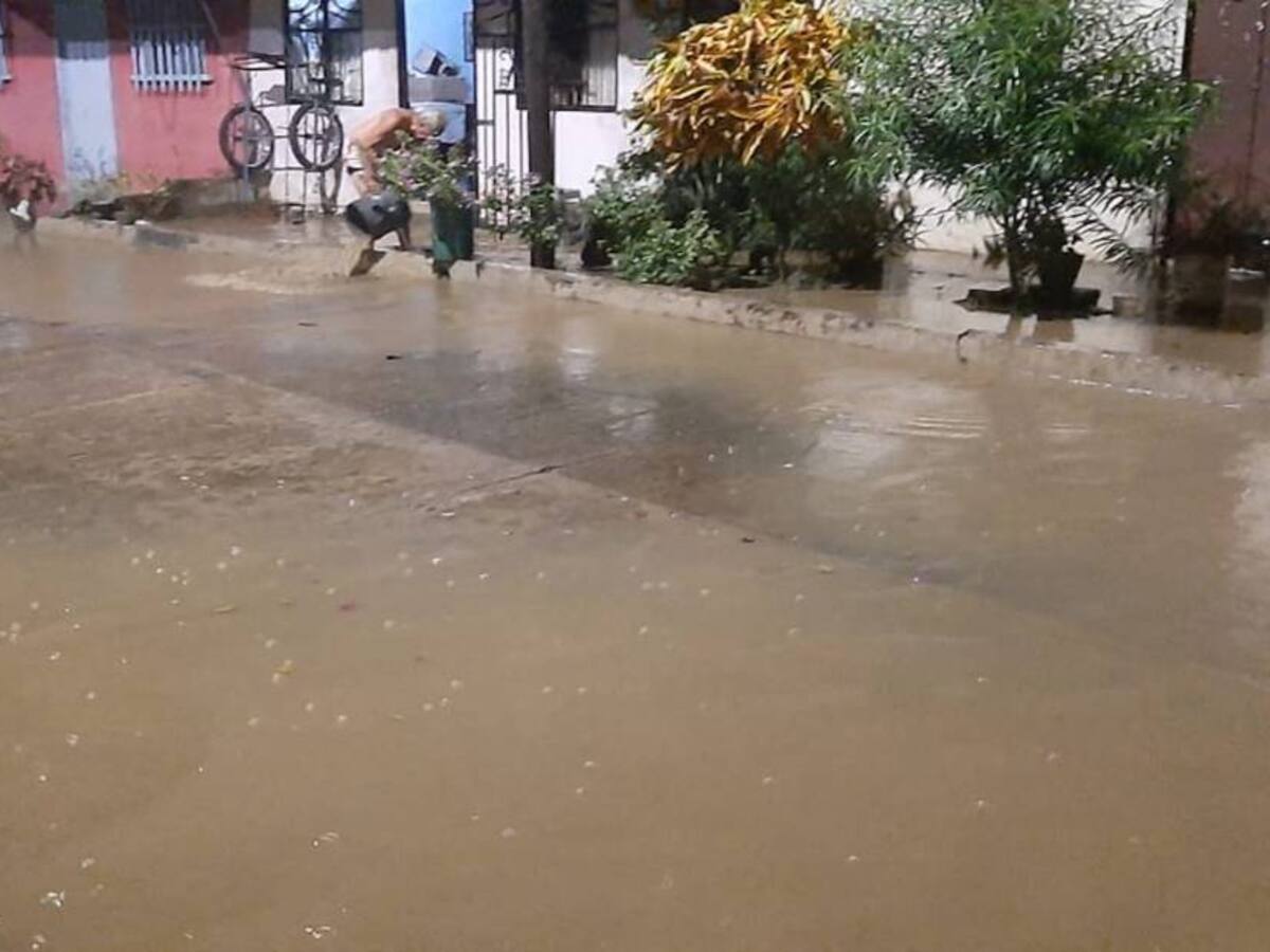 En Tarazá el río se desbordó y causó una emergencia en cuatro barrios