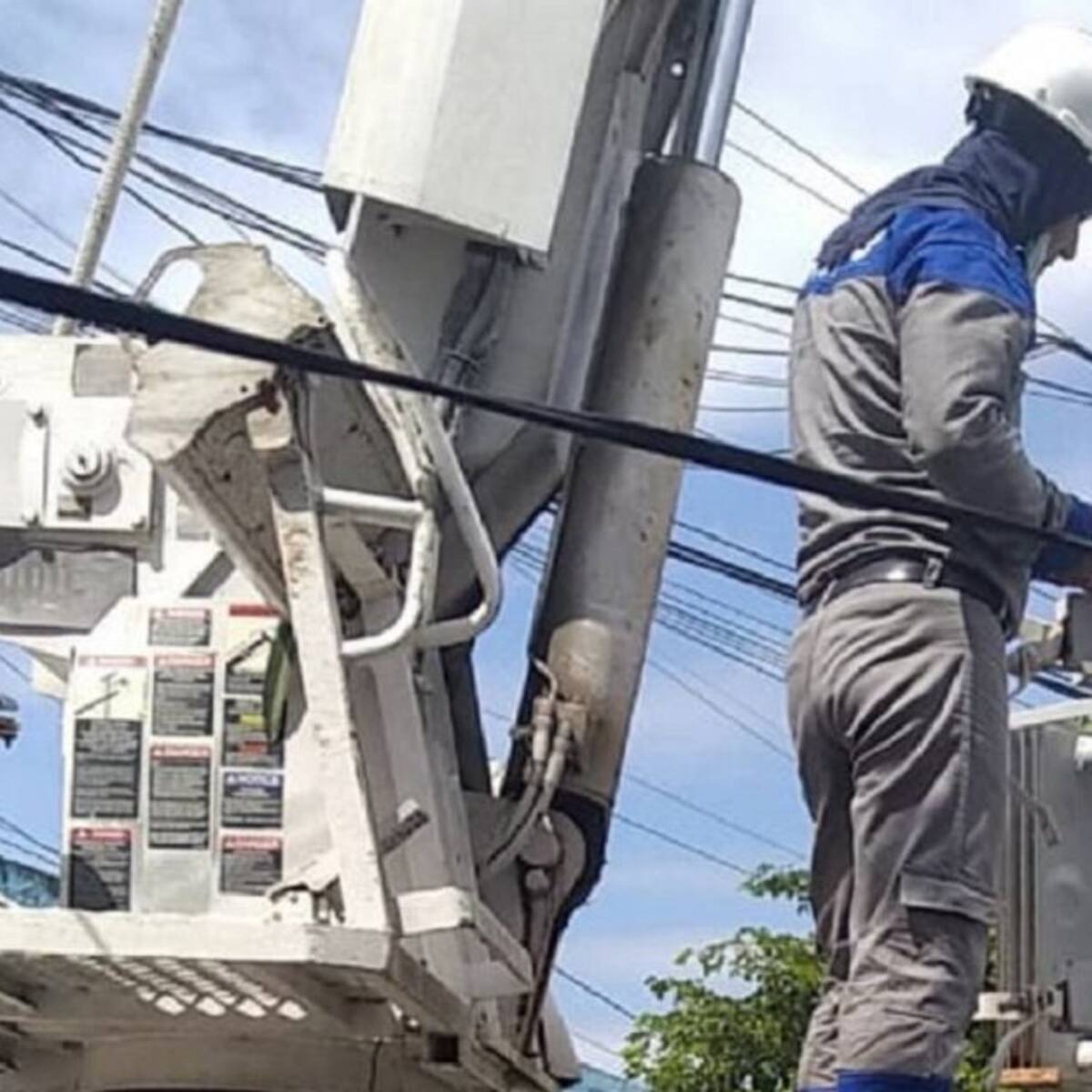 La Iglesia pide a generadoras de energía revisar sus márgenes de ganancia