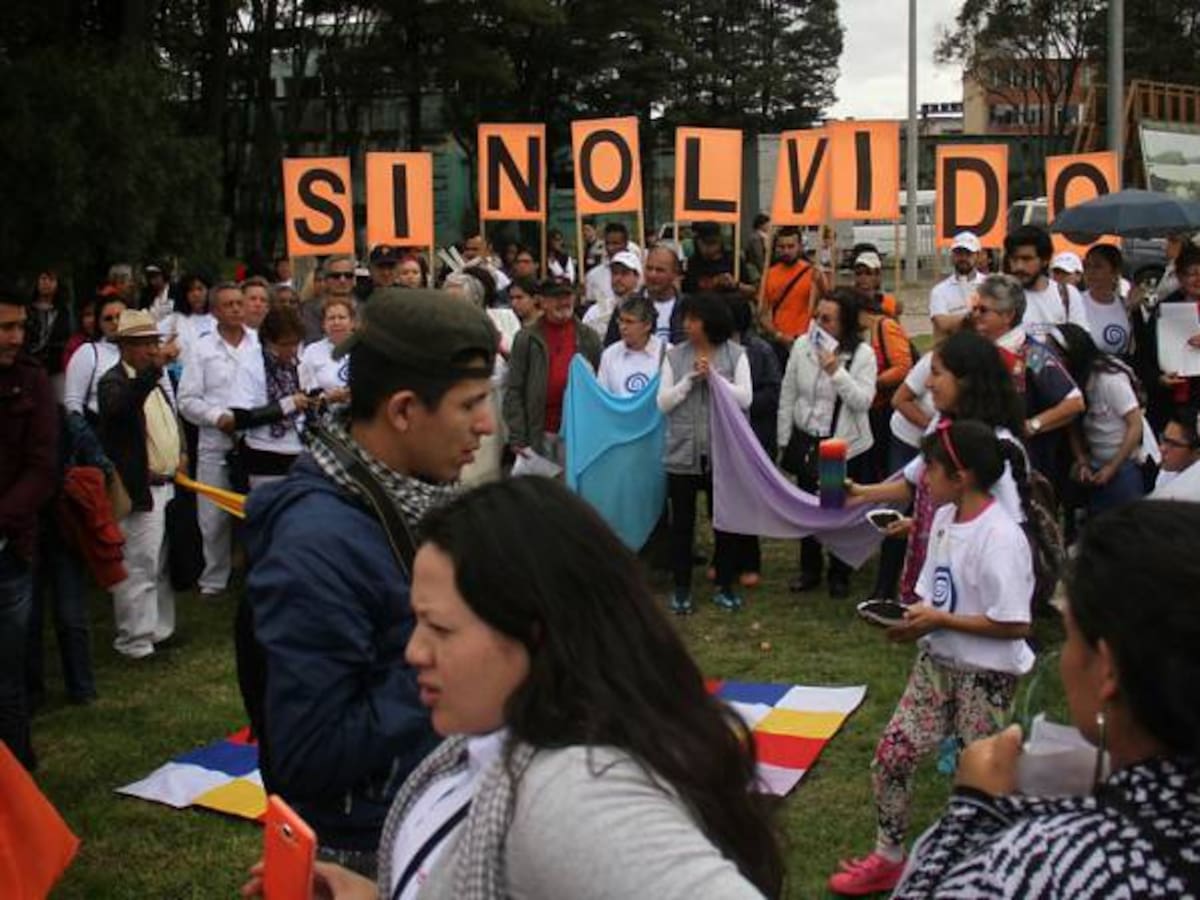 Víctimas de las Farc le piden a Uribe darle una oportunidad a la paz