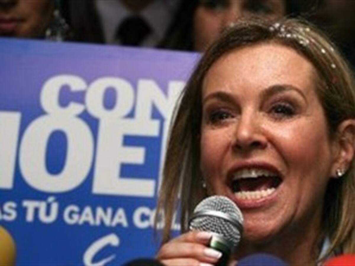 Noemí denuncia 'guerra sucia promovida por extranjeros'