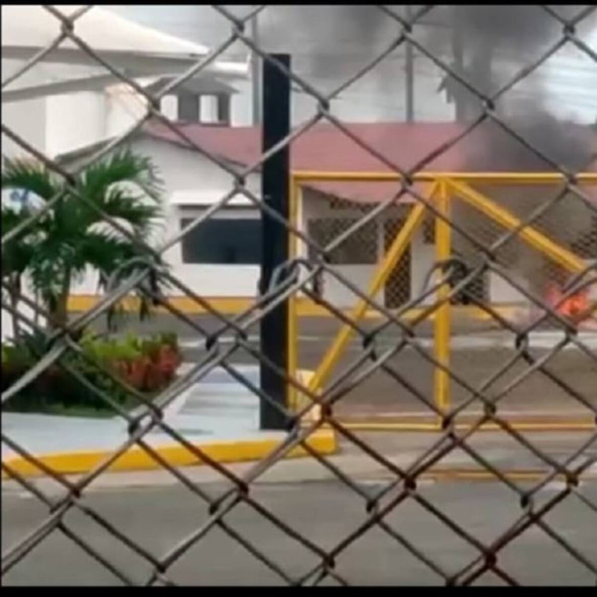 Alerta por incendios cerca a depósitos de Ecopetrol en Yumbo