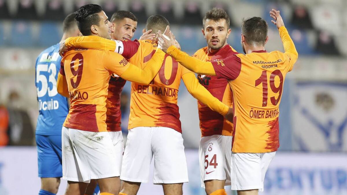 Falcao marcó un golazo y se fue expulsado en victoria del Galatasaray