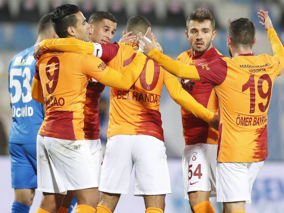 Falcao marcó un golazo y se fue expulsado en victoria del Galatasaray