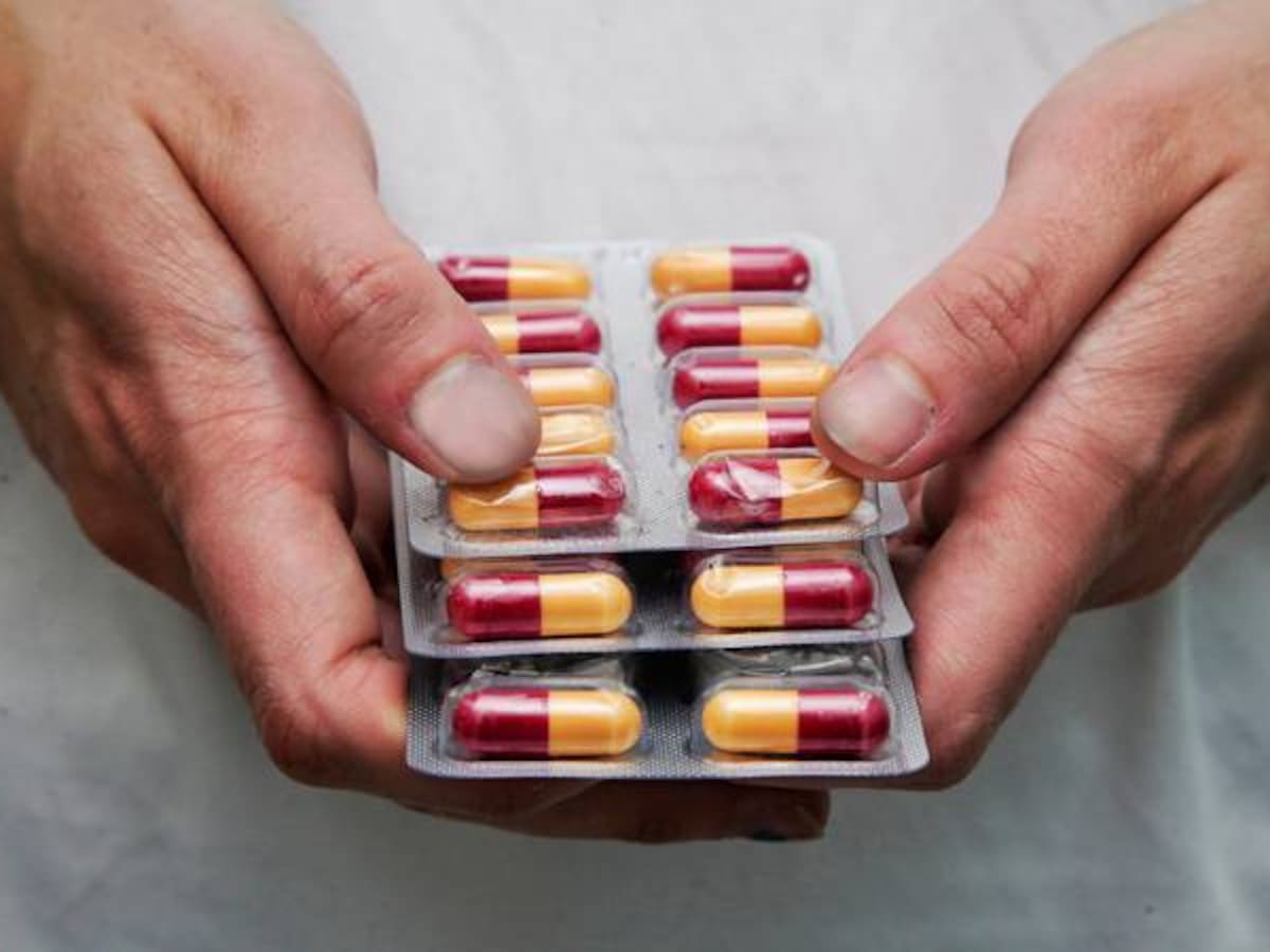 Crece controversia por norma para nuevos usos de medicamentos