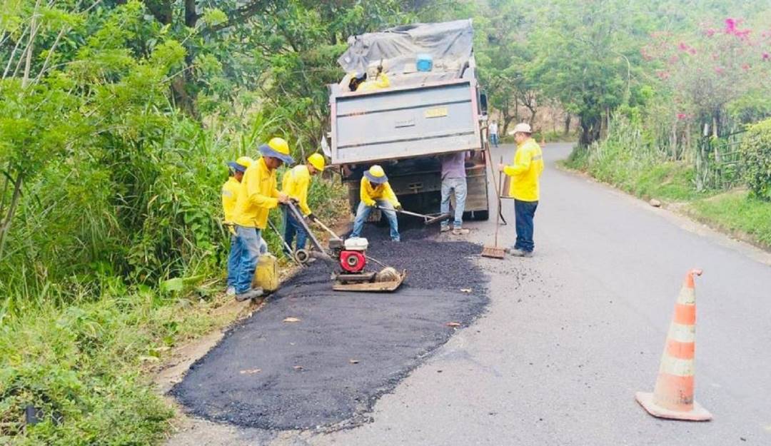 Lluvias en Caldas, generan dificultades viales. Crédito: Secretaría de Infraestructura de Caldas.