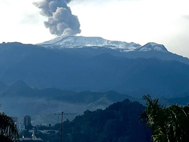 Se registró una de las emisiones de ceniza más altas de los últimos días del Volcán 