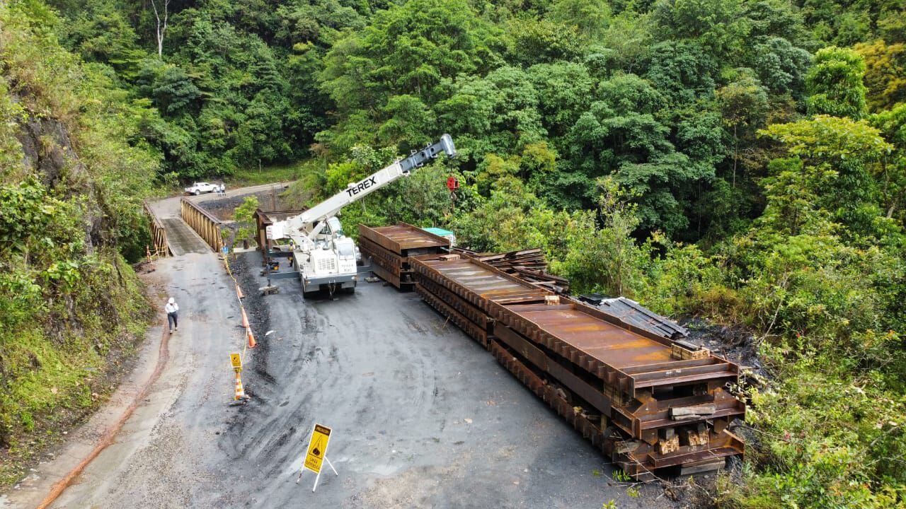 Llega la estructura metálica que permitirá mejorar el paso sobre el río San Pascual, en el municipio de Sácama, Boyacá.