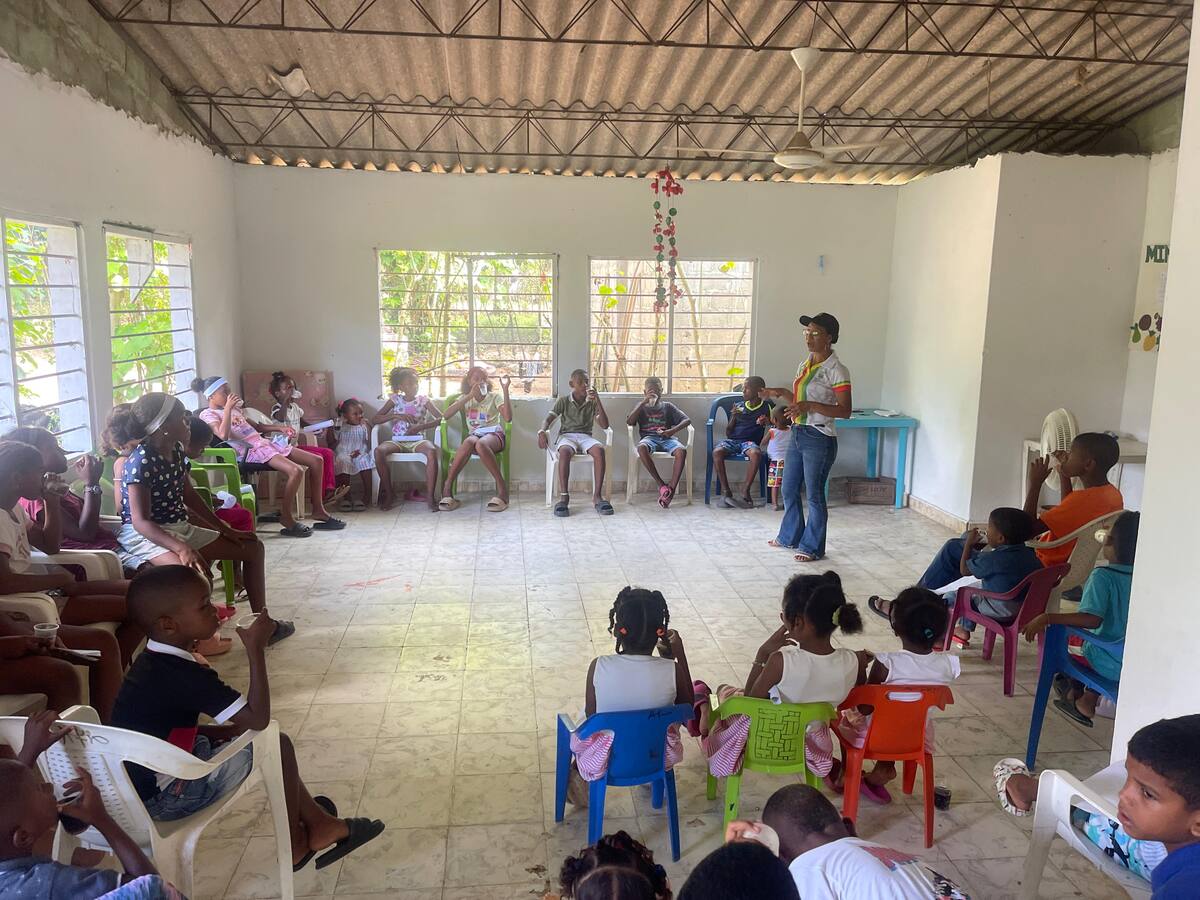 Fomentan lectura en voz alta con niños de María La Baja