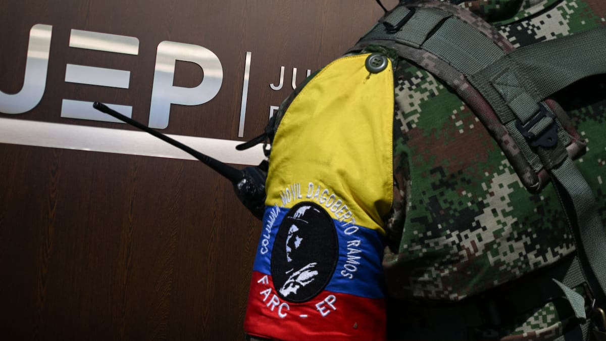 JEP imputa crímenes de guerra y lesa humanidad a 22 exjefes de las Farc