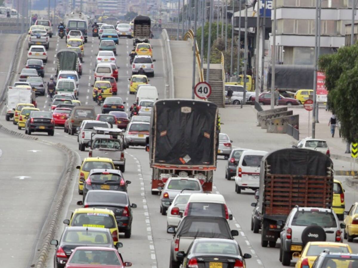 Expertos no están de acuerdo en que los dueños de vehículos particulares paguen para evitar el Pico y Placa