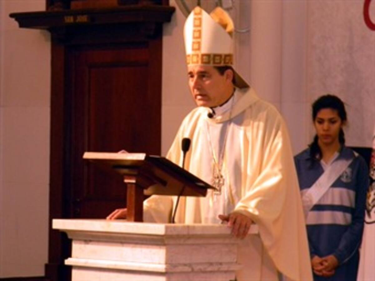 No hay grandes diferencias entre Francisco y Benedicto XVI: arzobispo argentino