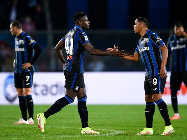 Duván Zapata y Luis Muriel, futbolistas del Atalanta de Bérgamo (Photo by Nicolò Campo/LightRocket via Getty Images)