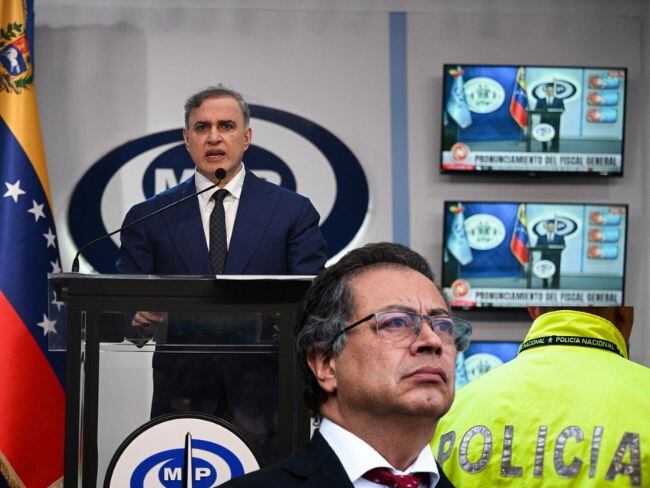 El fiscal general de Venezuela, Tarek William Saab, aseguró que integrantes del Tren de Aragua se refugian en Colombia y criticó a las autoridades colombianas.