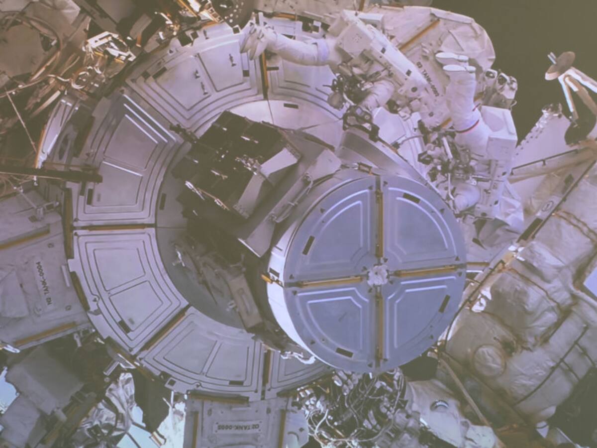 Dentro de 50 años volar al espacio será tan normal como viajar en avión: astronauta