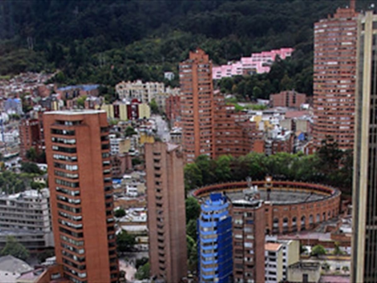 Encuesta calienta el pulso entre izquierda y derecha en Bogotá
