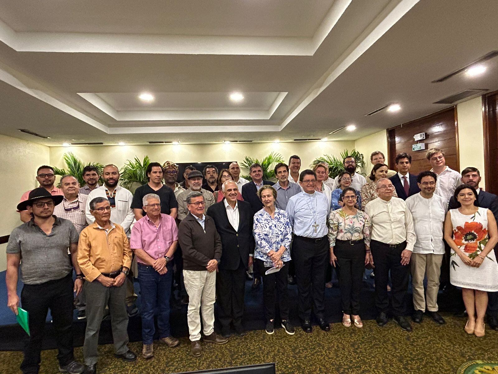 Reunión de las delegaciones con las víctimas. / Foto: Caracol Radio