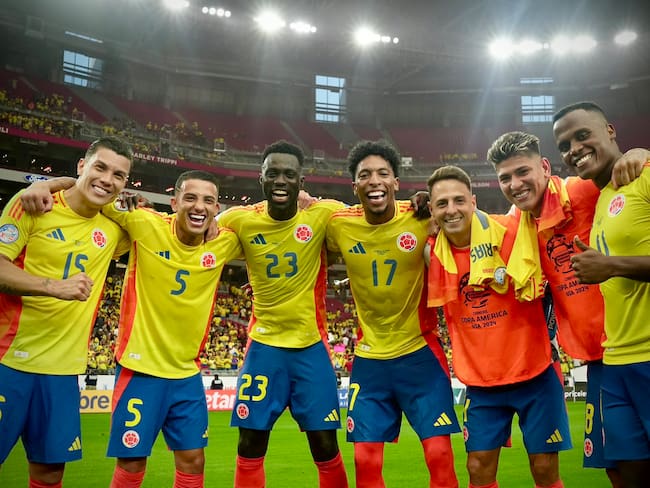 Los jugadores de la Selección Colombia celebran el triunfo ante Costa Rica / FCF.
