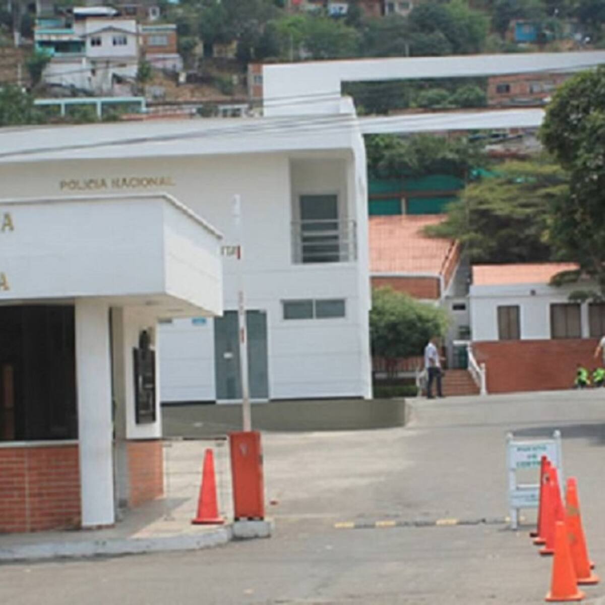 Autoridades hallan explosivos en inmediaciones del Comando de policía