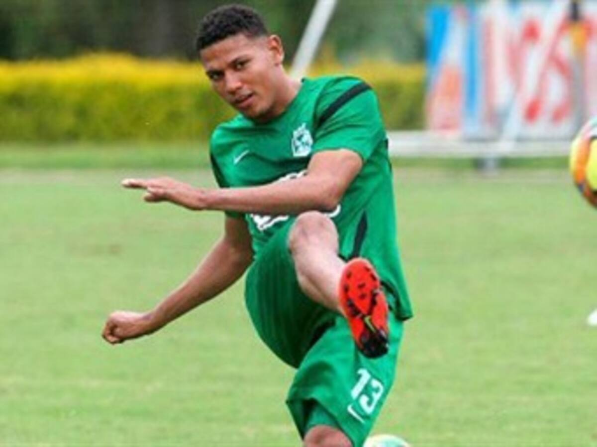 "Me aguanto los dolores y golpes por las ganas de jugar" Alexander Mejía