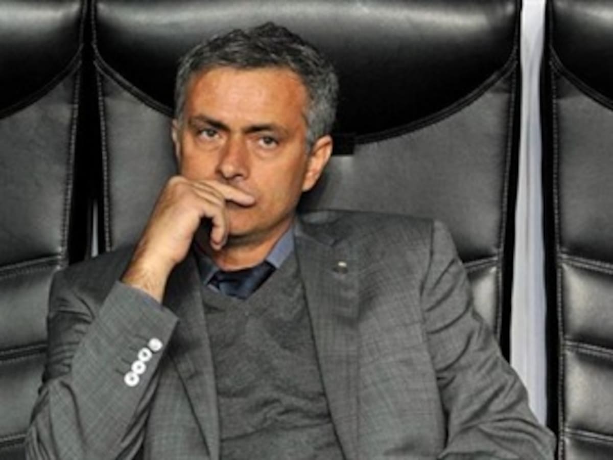Mourinho cumplirá su contrato con Real Madrid pero mira hacia Inglaterra