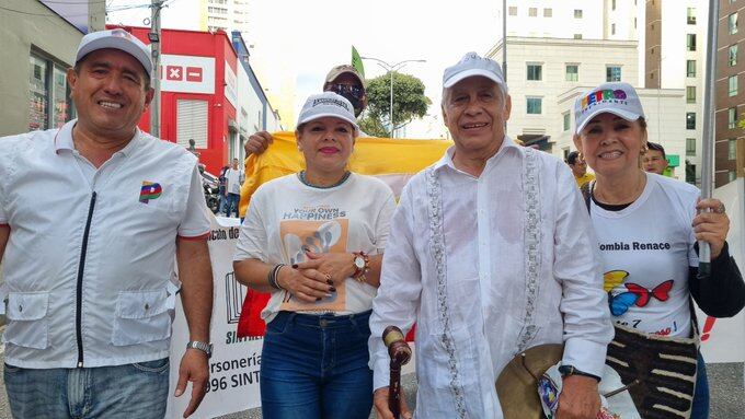 Mary Luz Herrán, primera esposa Petro, participó en la marcha - Caracol Radio