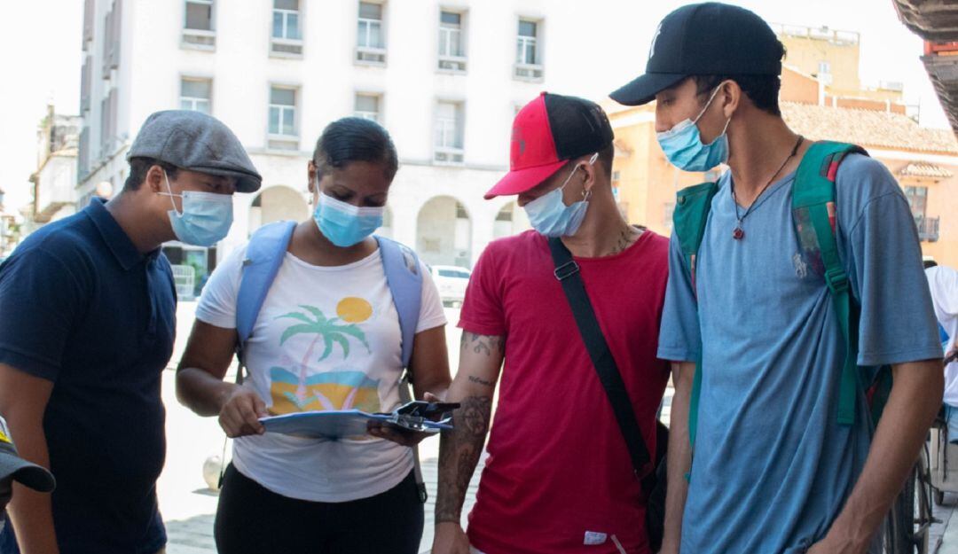 Mimos, estatuas humanas, bailarines y guitarristas, entrarán al proceso