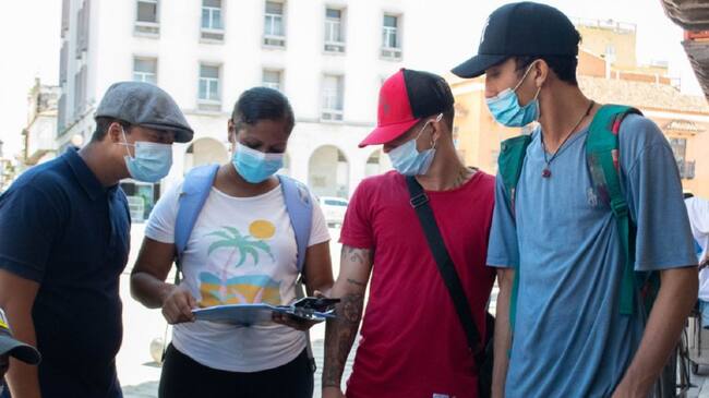 Mimos, estatuas humanas, bailarines y guitarristas, entrarán al proceso