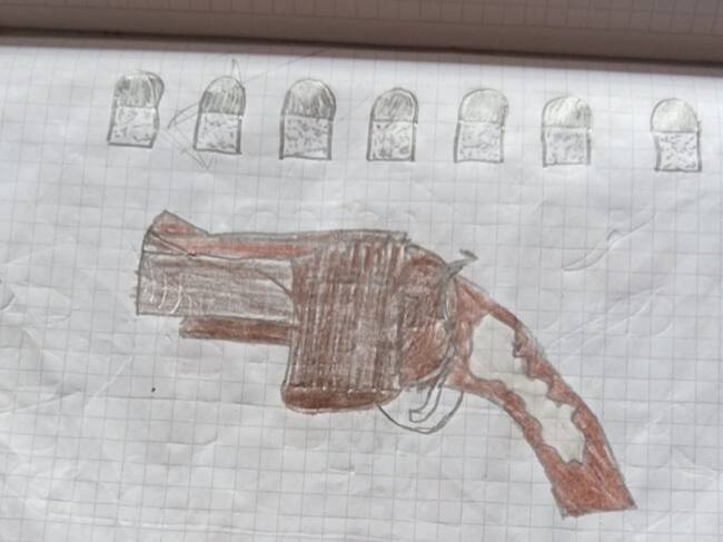 Arma de fuego dentro de institución educativa.