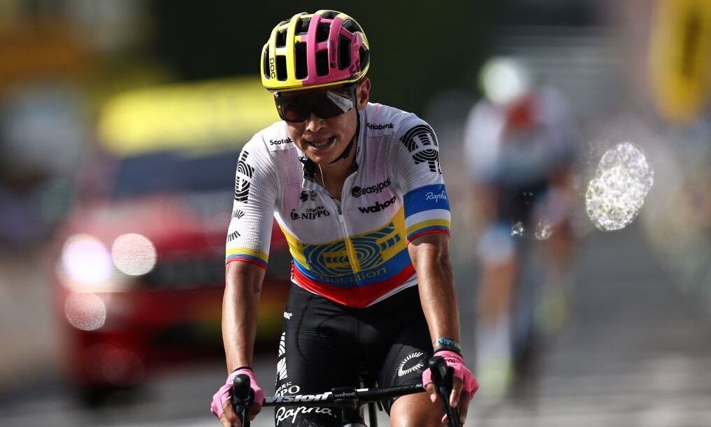 Esteban Chaves durante la décima etapa del Tour de Francia (Photo by Anne-Christine POUJOULAT / AFP) (Photo by ANNE-CHRISTINE POUJOULAT/AFP via Getty Images)