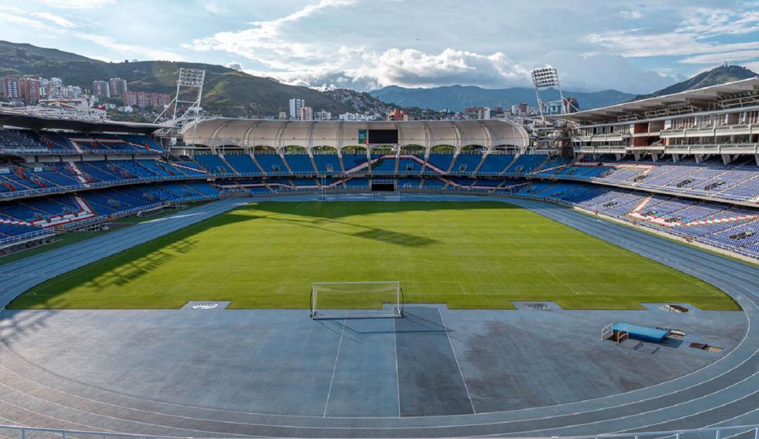 Para los mayores de 25 años se le solicitará por lo menos una dosis de la vacuna contra la COVID-19.