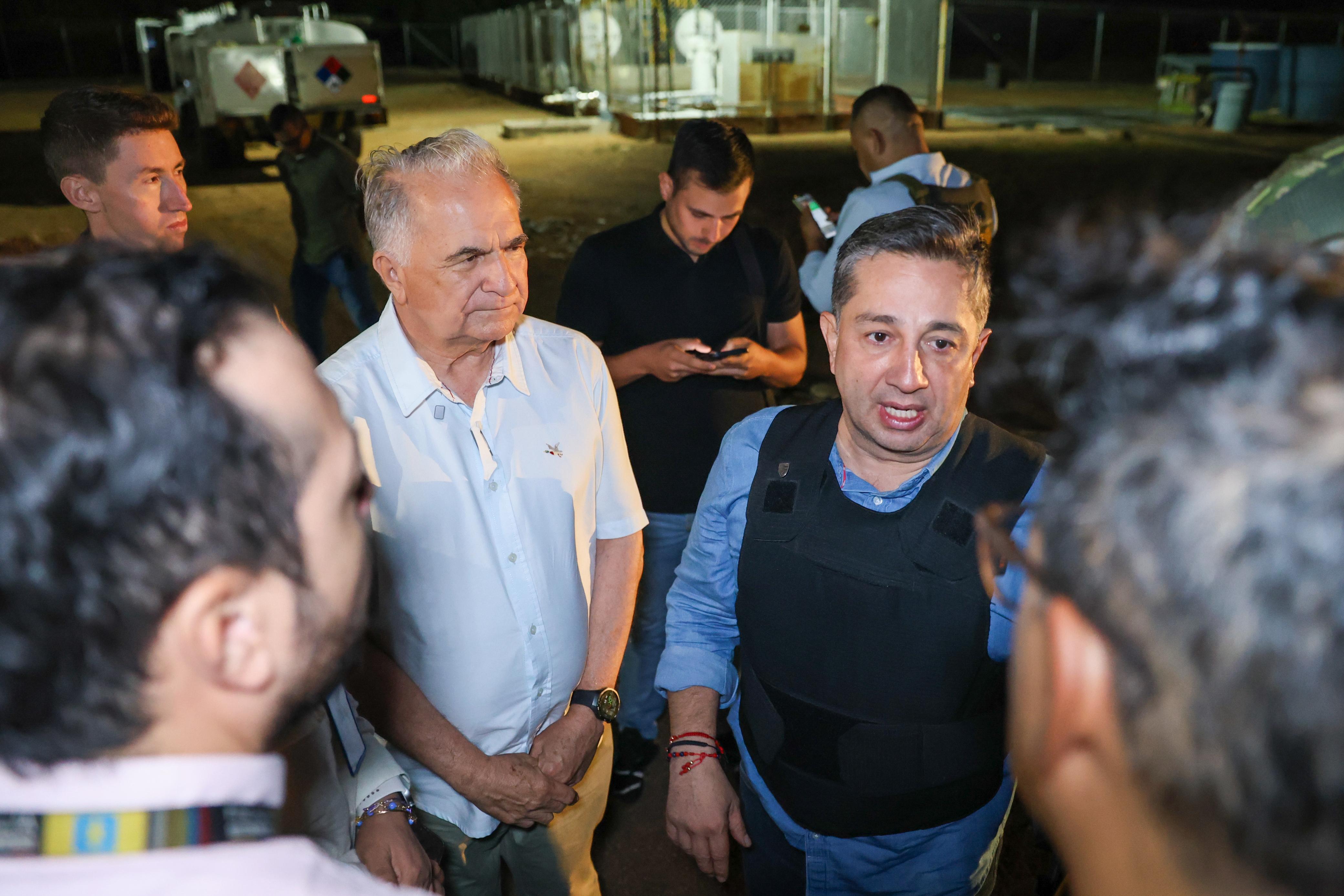 8 impactos de bala recibió el vehiculo en el que se desplasaba