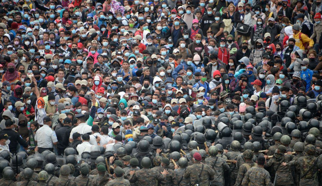 Ante la situación de pandemia y derechos humanos, miles de guatemaltecos buscan cruzar centroamérica hasta llegar a Estados Unidos. 