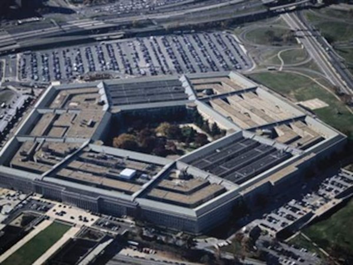 EEUU responderá si Irán intenta bloquear el estrecho de Ormuz