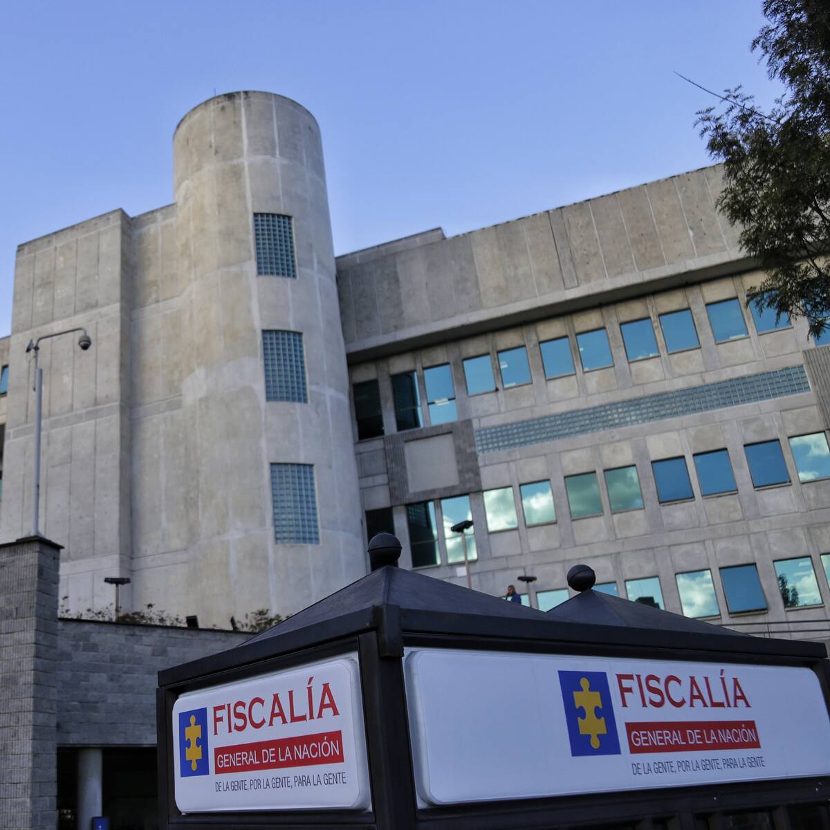 Fiscalía abre indagación por ataque de la Armada a lancha de alcaldesa de Mosquera: murió su asesor