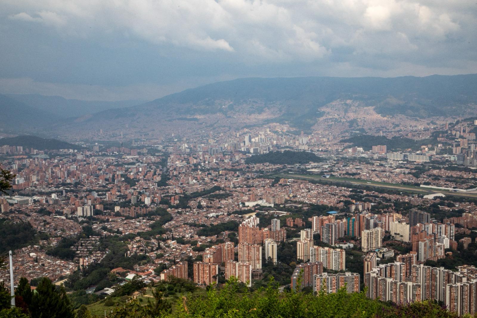Medellín panorámica y norte del Valle de Aburrá- foto Área Metropolitana