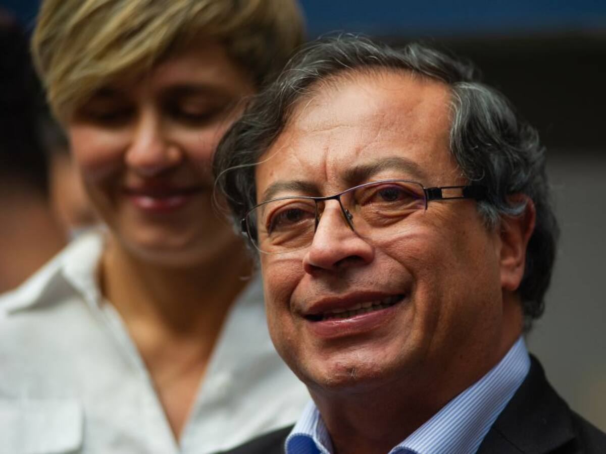 El debate al que Petro asistió, pero al que faltaron Fico y Fajardo