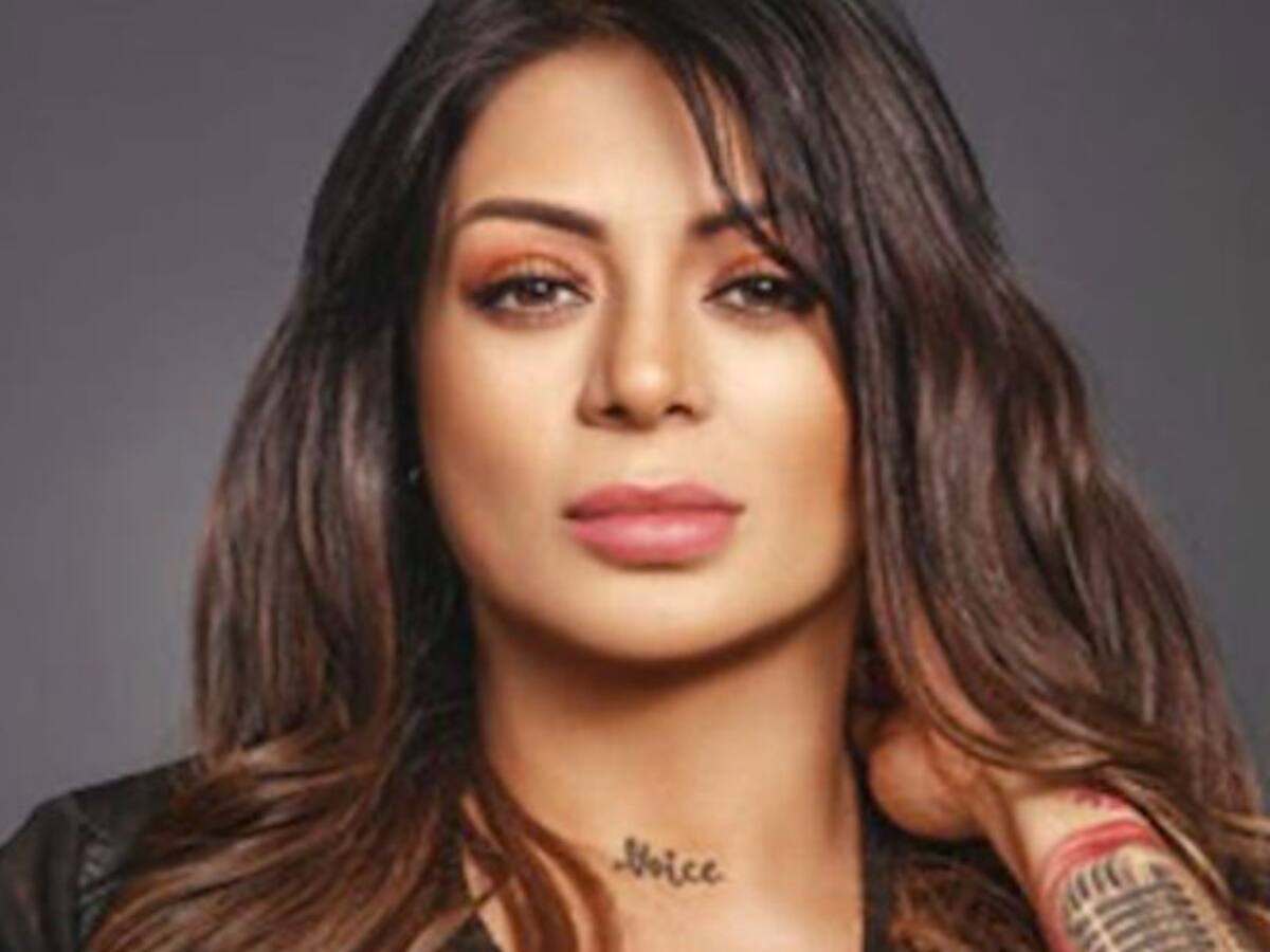 Marbelle expuso a mujer que le pidió trabajo y luego la insultó